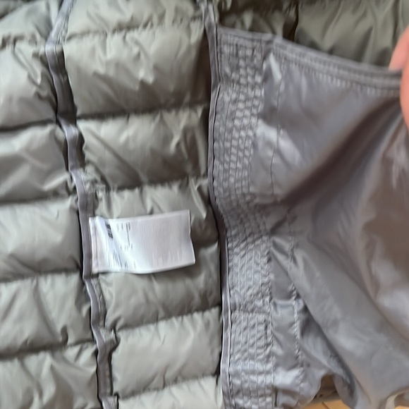 Like New Uniqlo Ultra Light Down Parka -S - Picture 5 of 6